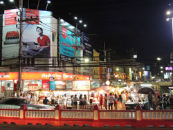 Taxi Hua Hin go to Night Market 