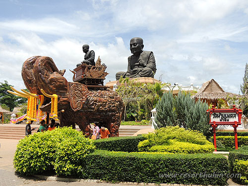 Wat Huay Mongkol Hua Hin